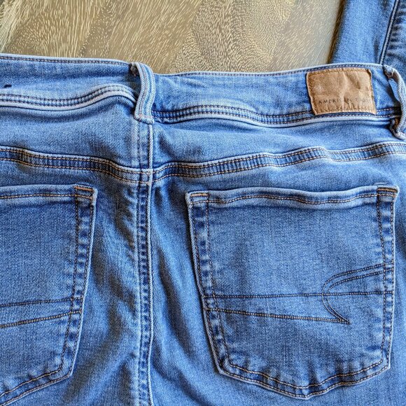 American Eagle Light Wash Denim Kick Boot Stretch Distressed Jeans, Size 6 Long - Picture 8 of 8
